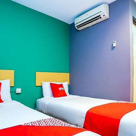 Oyo 89688 Alor Street Hotel Kuala Lumpur Esterno foto